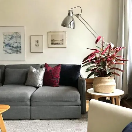 Spacious Flat Around The Corner From Zytglogge * Bern