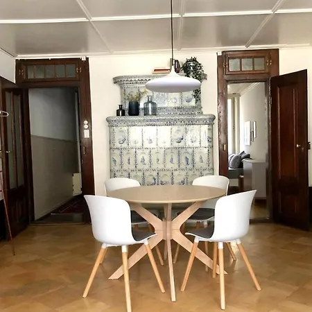 Spacious Flat Around The Corner From Zytglogge