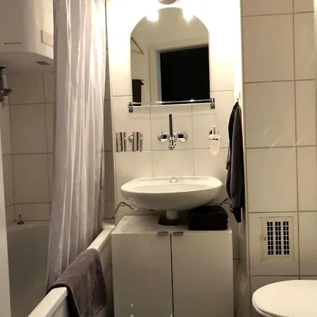 Spacious Flat Around The Corner From Zytglogge Bern
